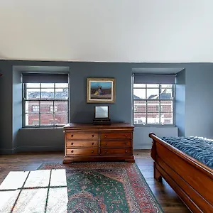 Connaught Apartment, 7 Henrietta Street, Centre Apartment Dublin